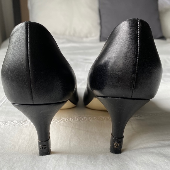 CHANEL Vintage Black Kitten Heels - Picture 3 of 8